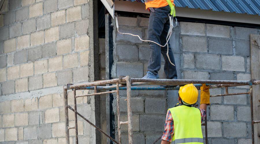 Professional gutter cleaning in Sun Valley, AZ
